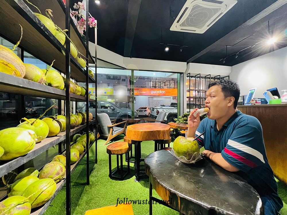 【2025沙巴美食】最新!沙巴亞庇美食攻略 在地人推薦的沙巴必吃 30 沙巴亚庇美食 The Royal Coconut Lintas