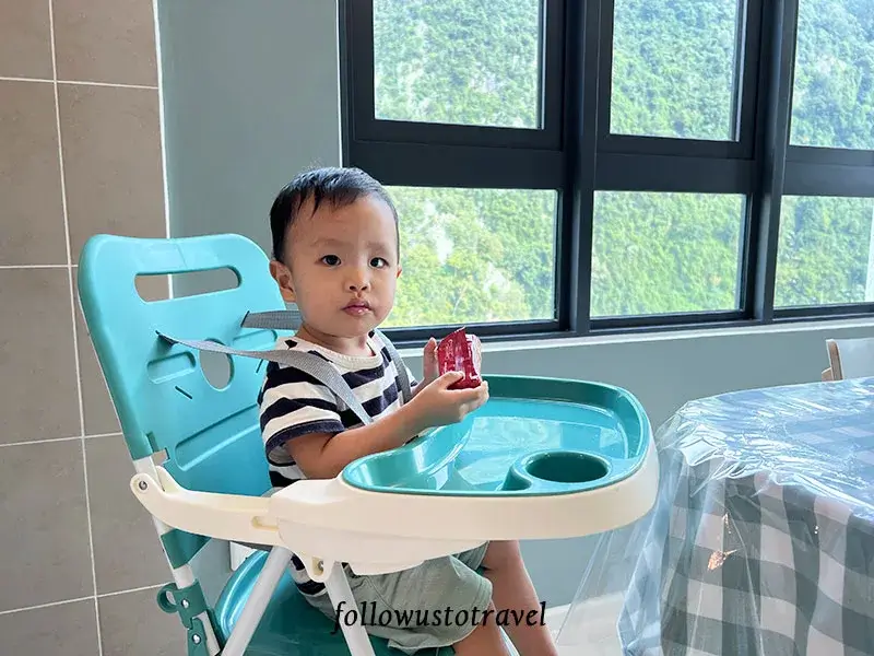 【怡保民宿】Cozy Suite with 270 Degree Mountain and Theme Park Views 山林樂園美景,玩迷失樂園住這裡! 19 怡保民宿Cozy Suite with 270 Degree Mountain and Theme Park Views宝宝餐椅