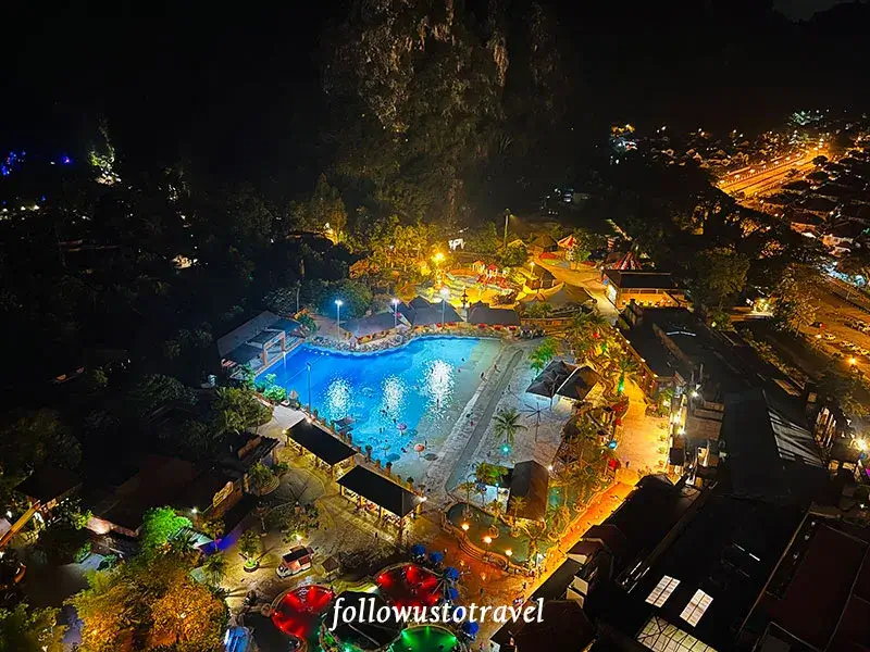 【怡保民宿】Cozy Suite with 270 Degree Mountain and Theme Park Views 山林樂園美景,玩迷失樂園住這裡! 8 怡保民宿Cozy Suite with 270 Degree Mountain and Theme Park Views夜景