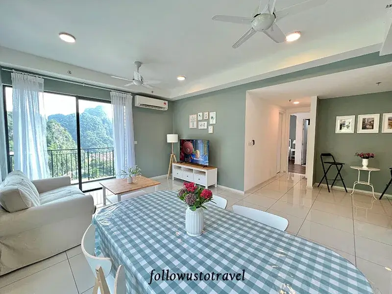 【怡保民宿】Cozy Suite with 270 Degree Mountain and Theme Park Views 山林樂園美景,玩迷失樂園住這裡! 4 怡保民宿Cozy Suite with 270 Degree Mountain and Theme Park Views客厅