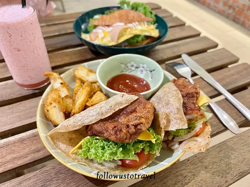 金馬倫美食 cado cafe Chicken Wrap