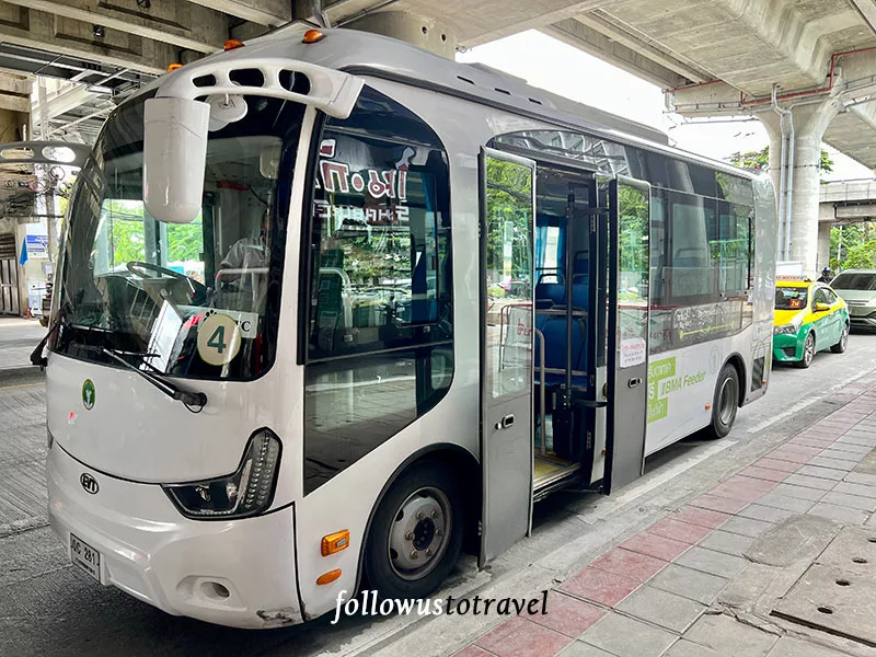 曼谷水上市場空叻瑪榮水上市場 MRT Bang Khun Non 站免費電動巴士