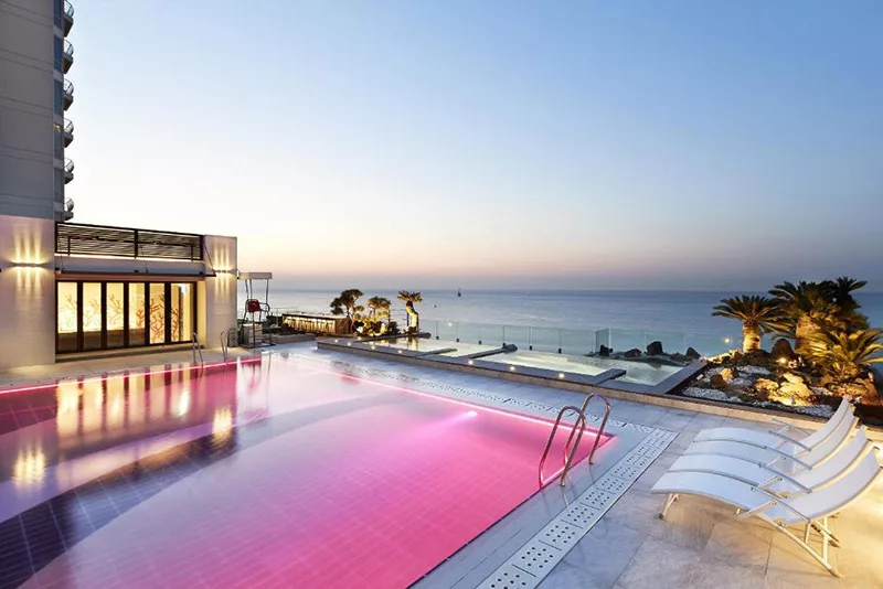 【2025海雲台住宿】新開!10間海雲台飯店推薦 無敵海景、無邊際泳池 10 Paradise Hotel Busan