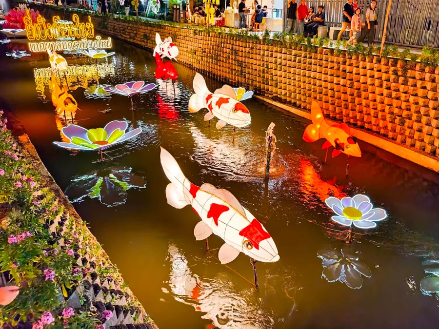 清邁湄卡運河市集水燈節