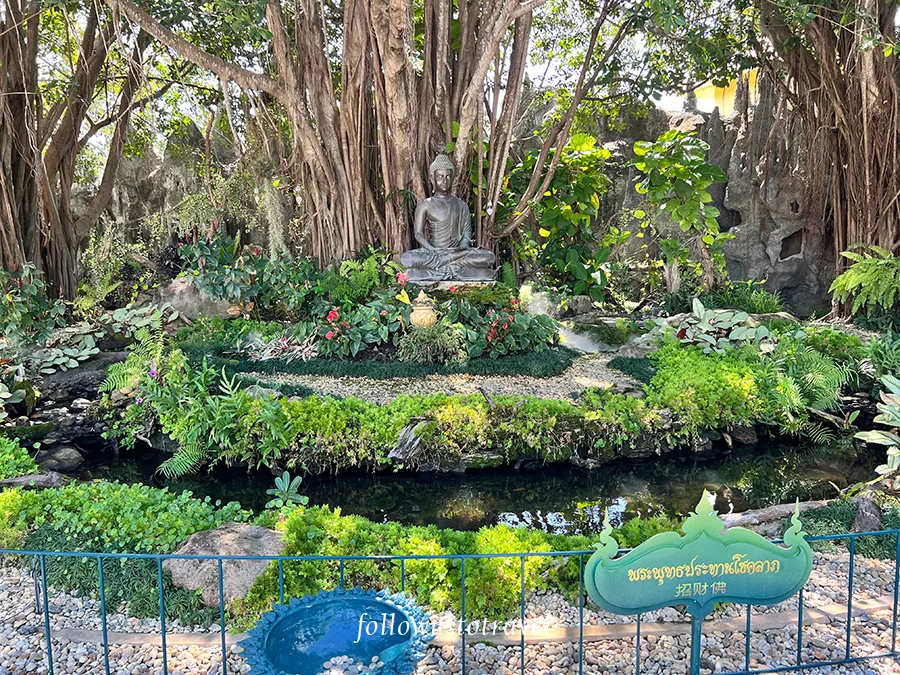 清萊白廟招財佛