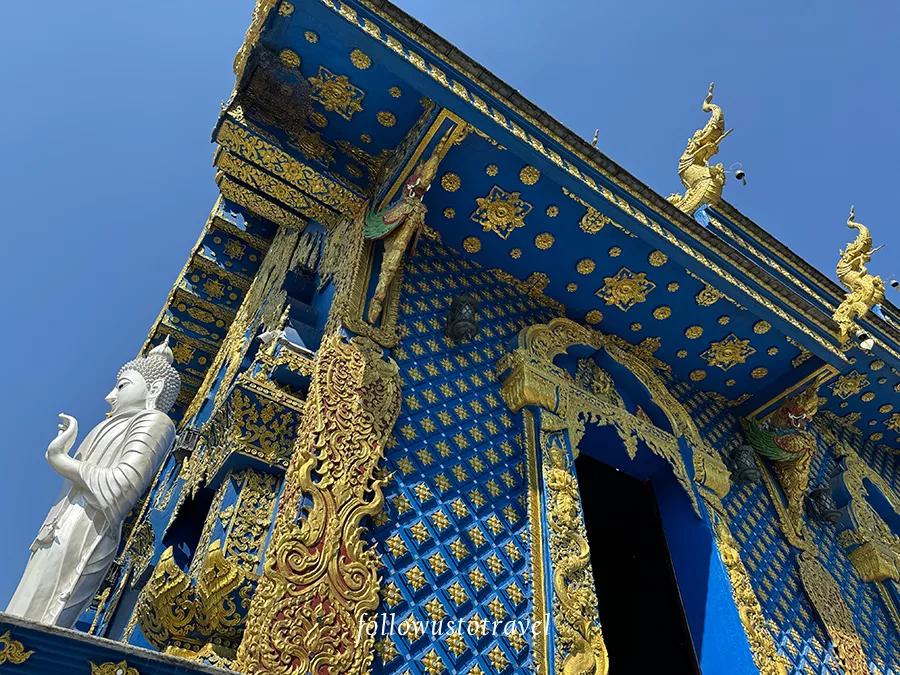 清萊藍廟藍色為基底金邊圖騰為輔