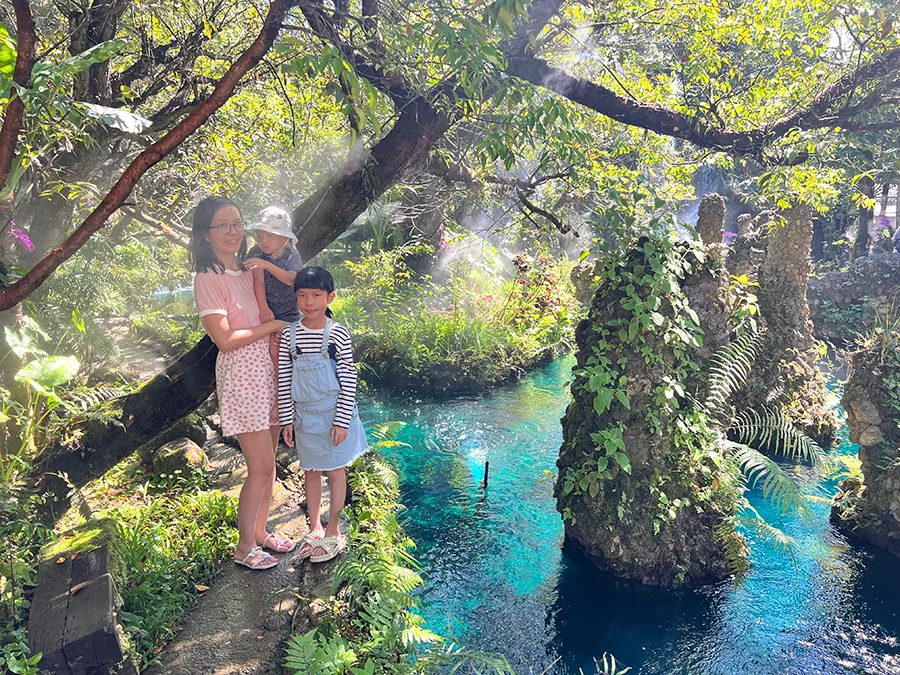 清邁天使瀑布碧藍池水