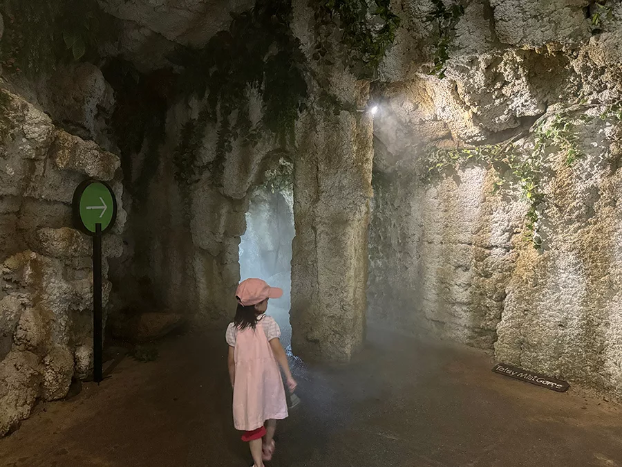 清邁天使瀑布石洞