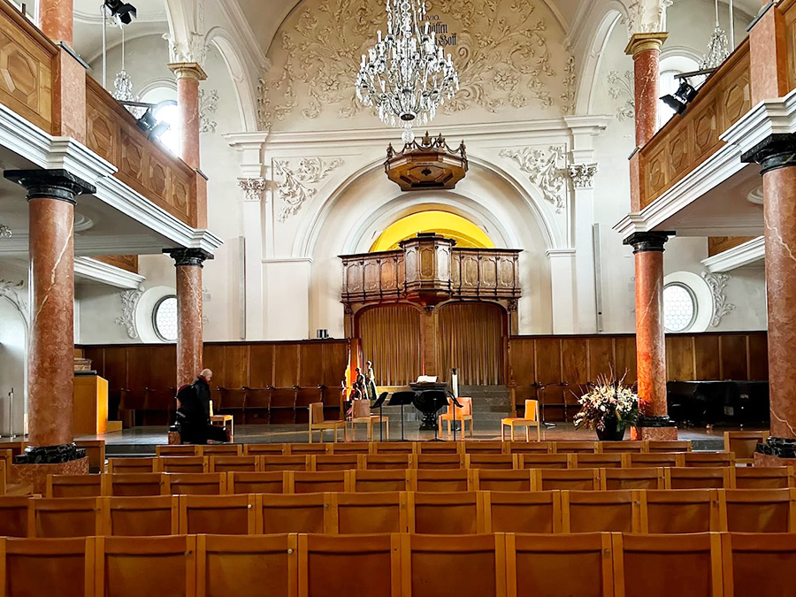 【2025瑞士景點推薦】最新32個瑞士必去打卡景點、瑞士景點地圖 14 蘇黎世聖彼得教堂 (St. Peter)