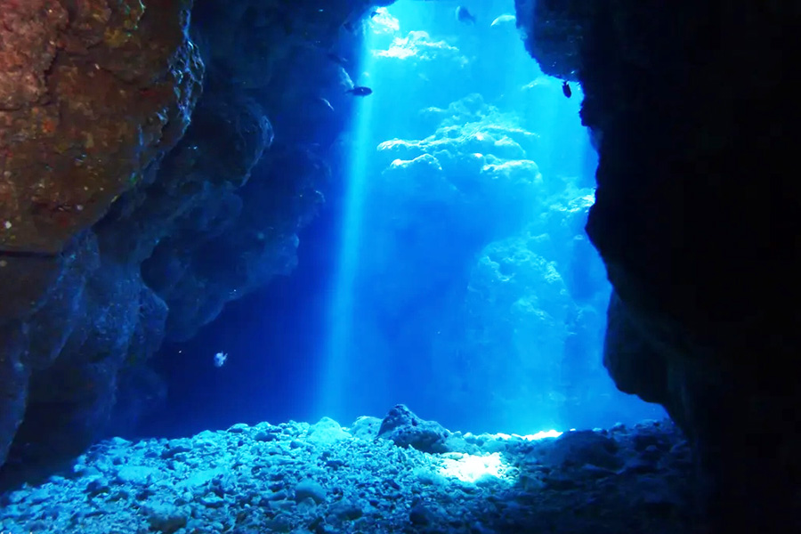 青之洞窟 Blue Cave