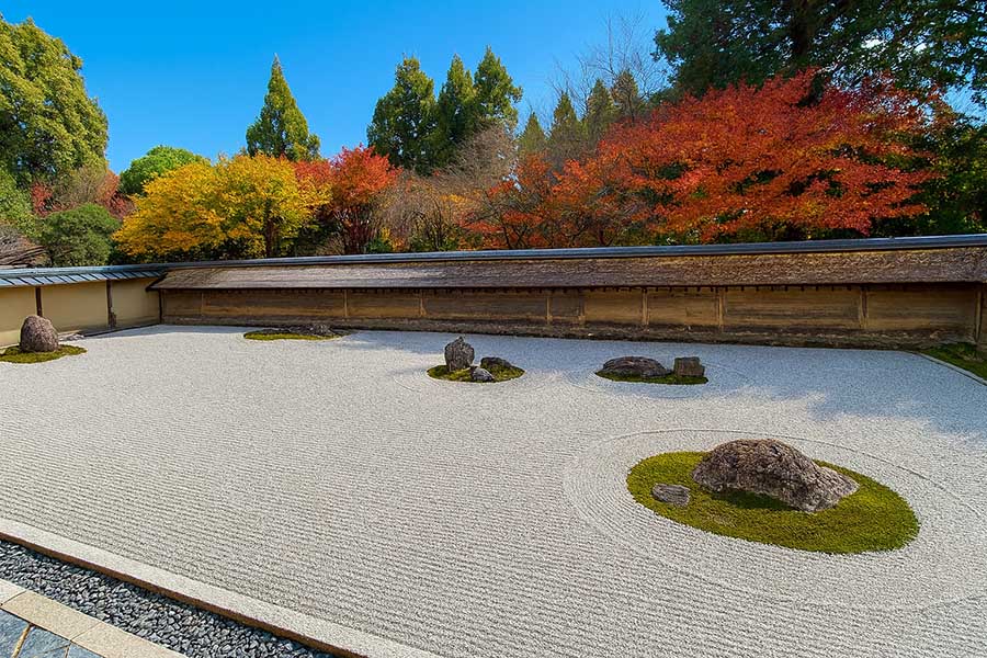 【2025京都楓葉】最新紅葉時間情報!15個京都賞楓景點&行程規劃整理 7 龍安寺