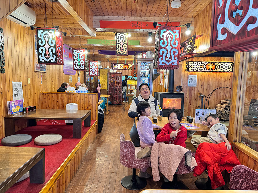 丸木舟用餐區