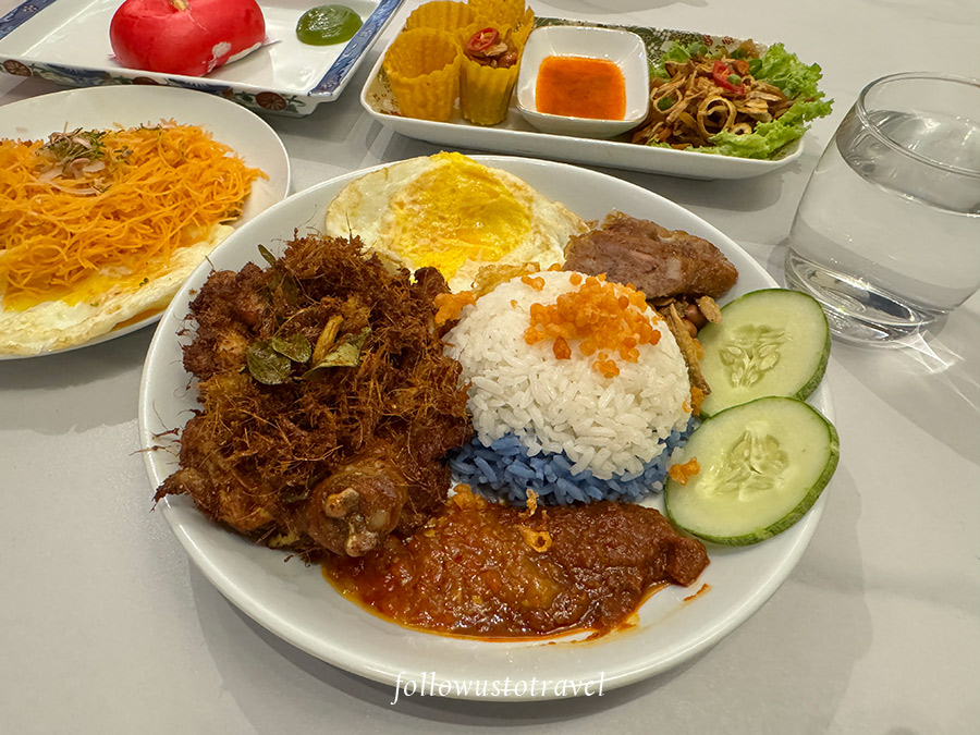 Nasi Lemak Nyonya Ayam Berempah